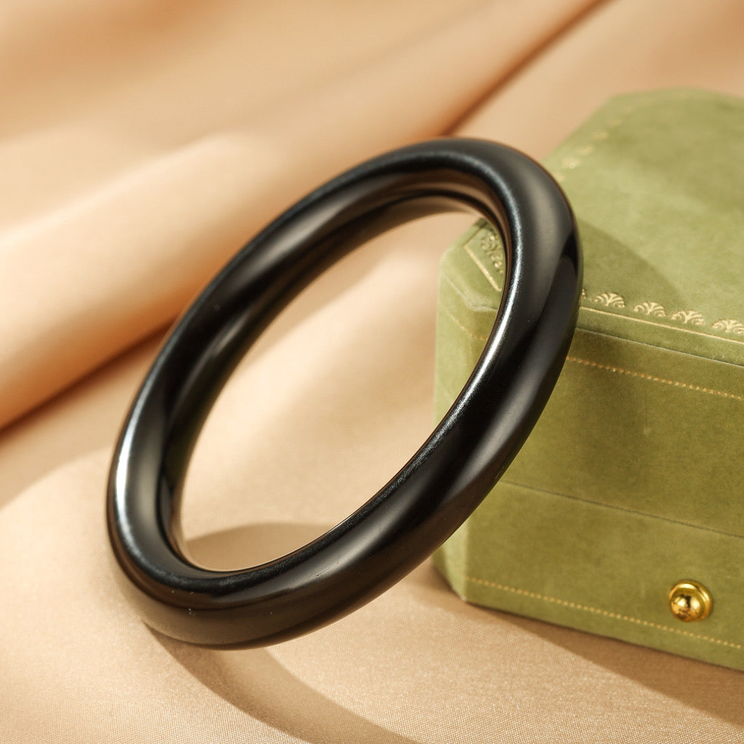 Bracelet Jonc Jade Noir – Silence Éternel