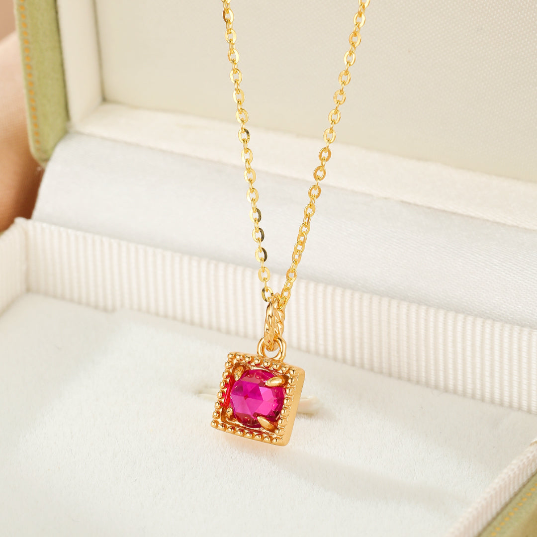 Collier Cornaline – Cube Éclat Rubis, Argent Plaqué Or 10k