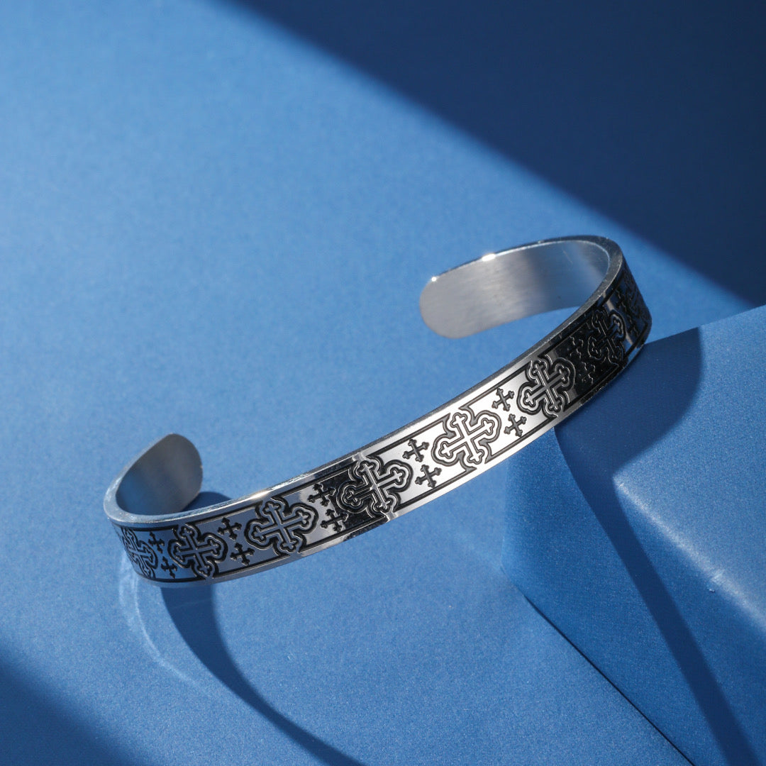 Bangle Bracelet – Eternity Knot