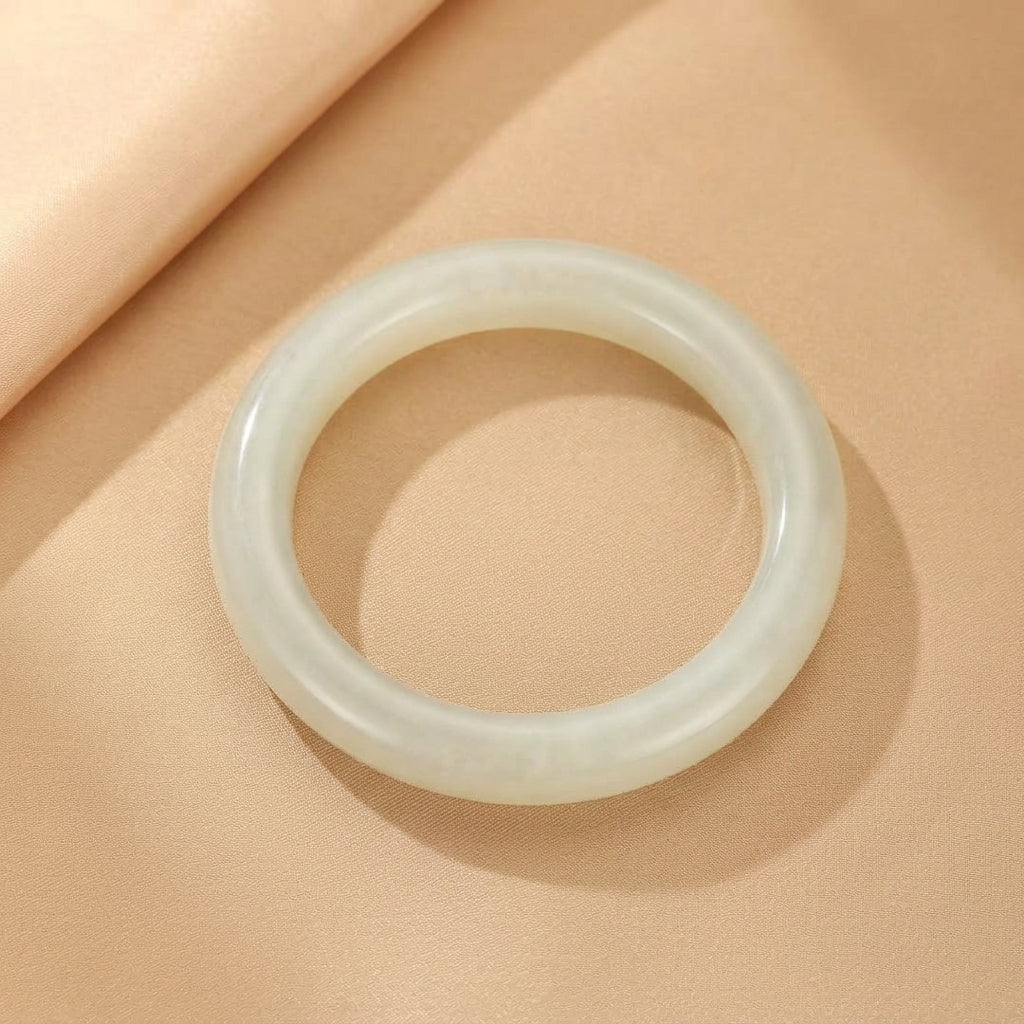 Bracelet Jonc Jade Blanc – Cœur de Neige