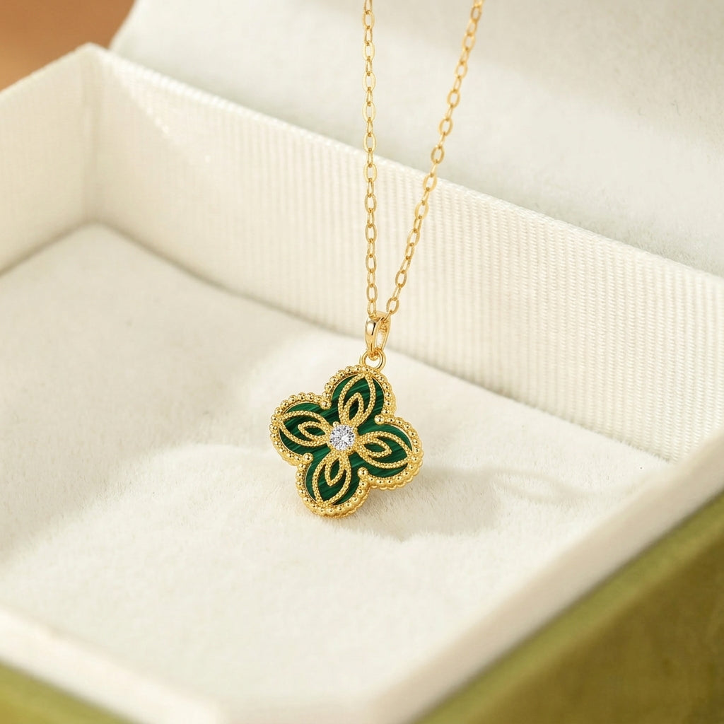 Collier Malachite – Trèfle Enchanté, Argent Plaqué Or