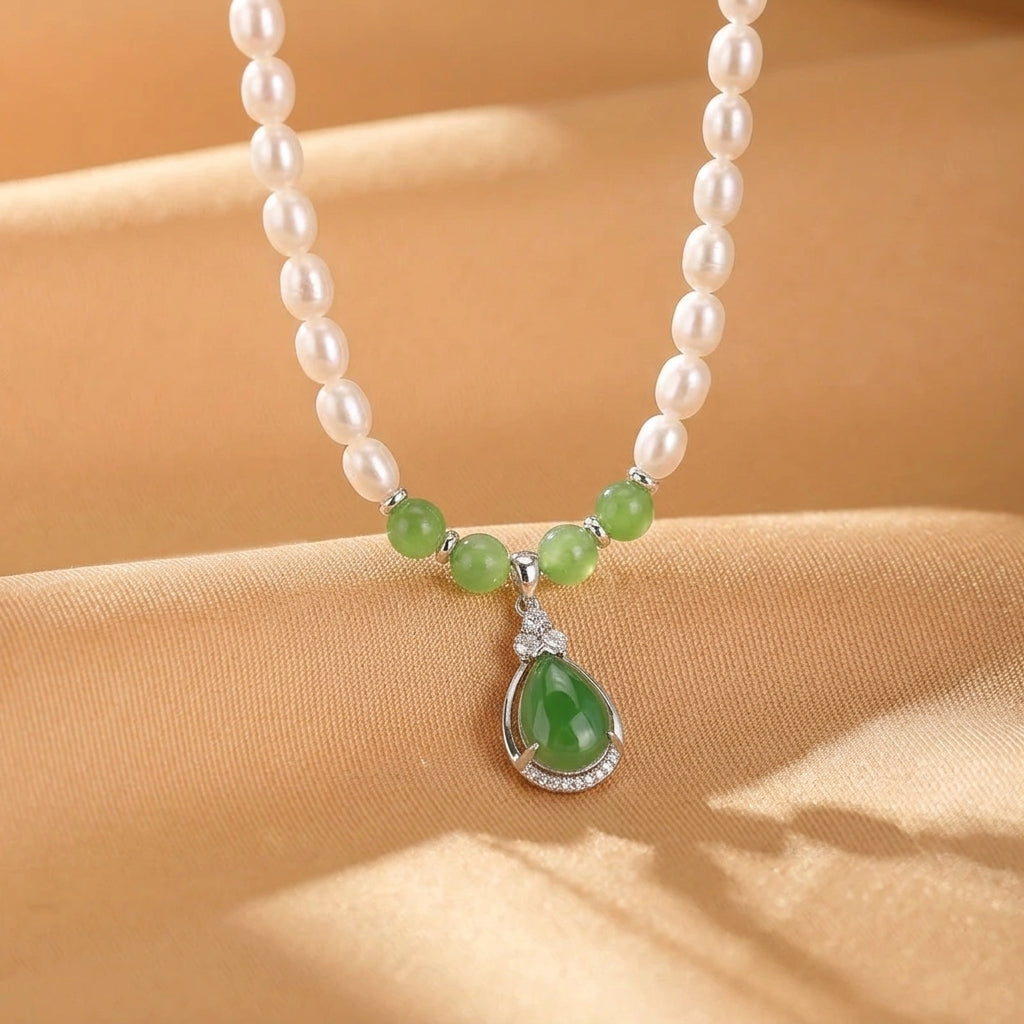 Collier Jade Néphrite et Perle – Rosée Sereine, Argent