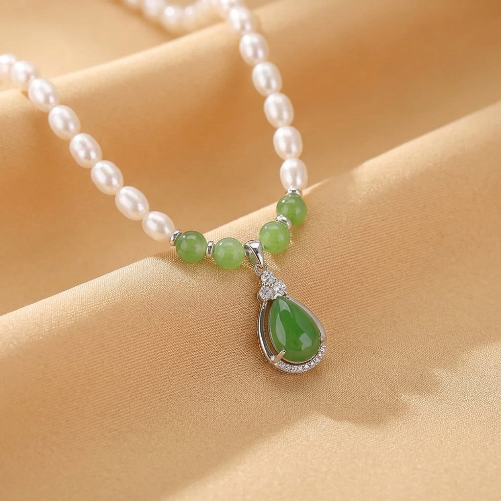 Collier Jade Néphrite et Perle – Rosée Sereine, Argent