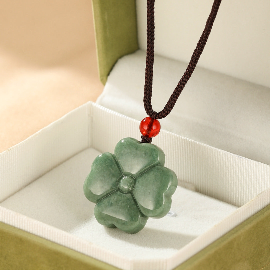 Collier Jadeïte – Trèfle Serein