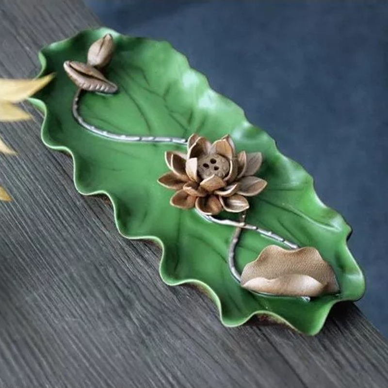"Hatching" Ceramic Incense Burner Moment Ici