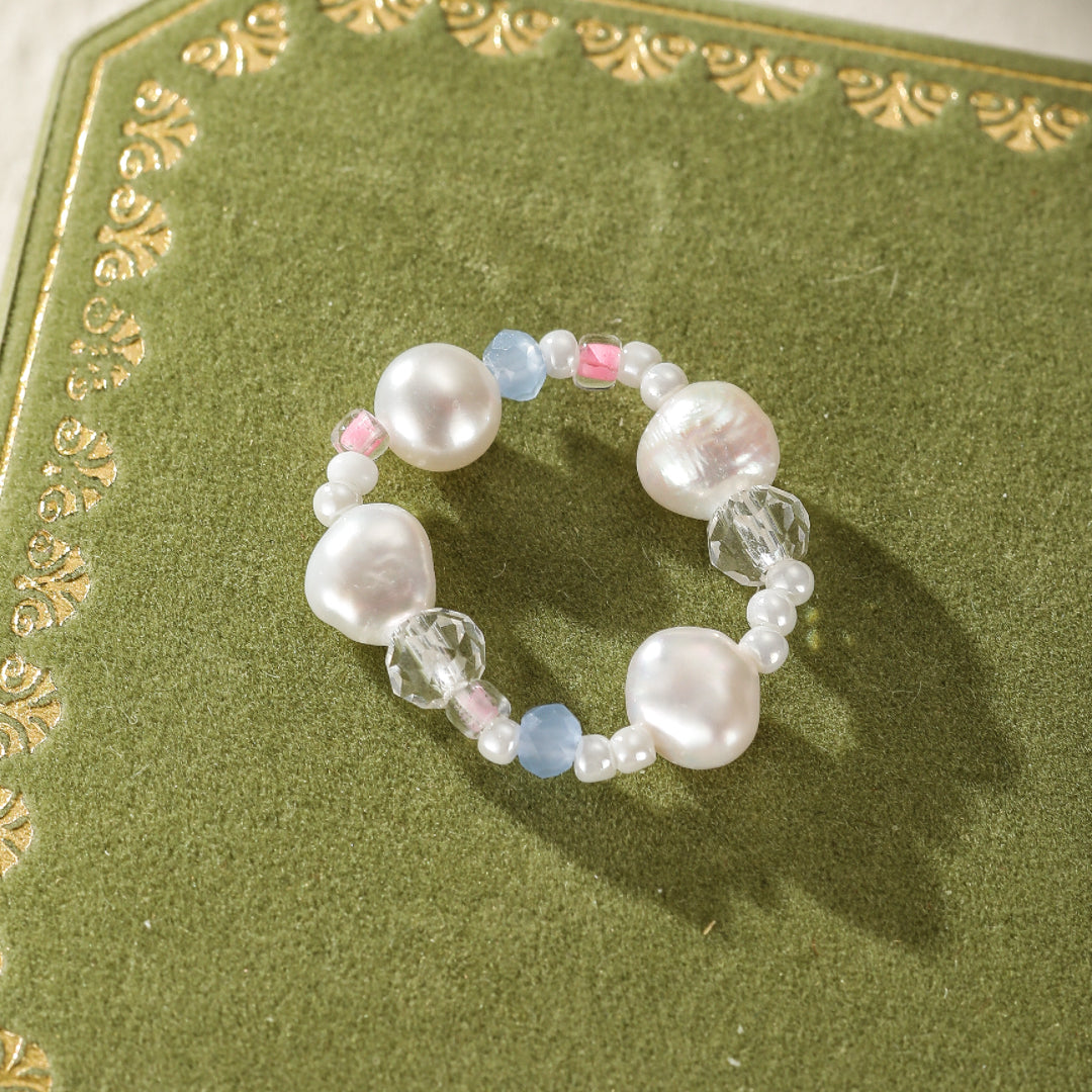 Pearl Ring – Playful Sparkles