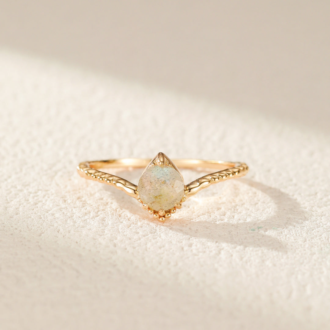 Bague Labradorite – Charme Irisé, Argent Plaqué Or