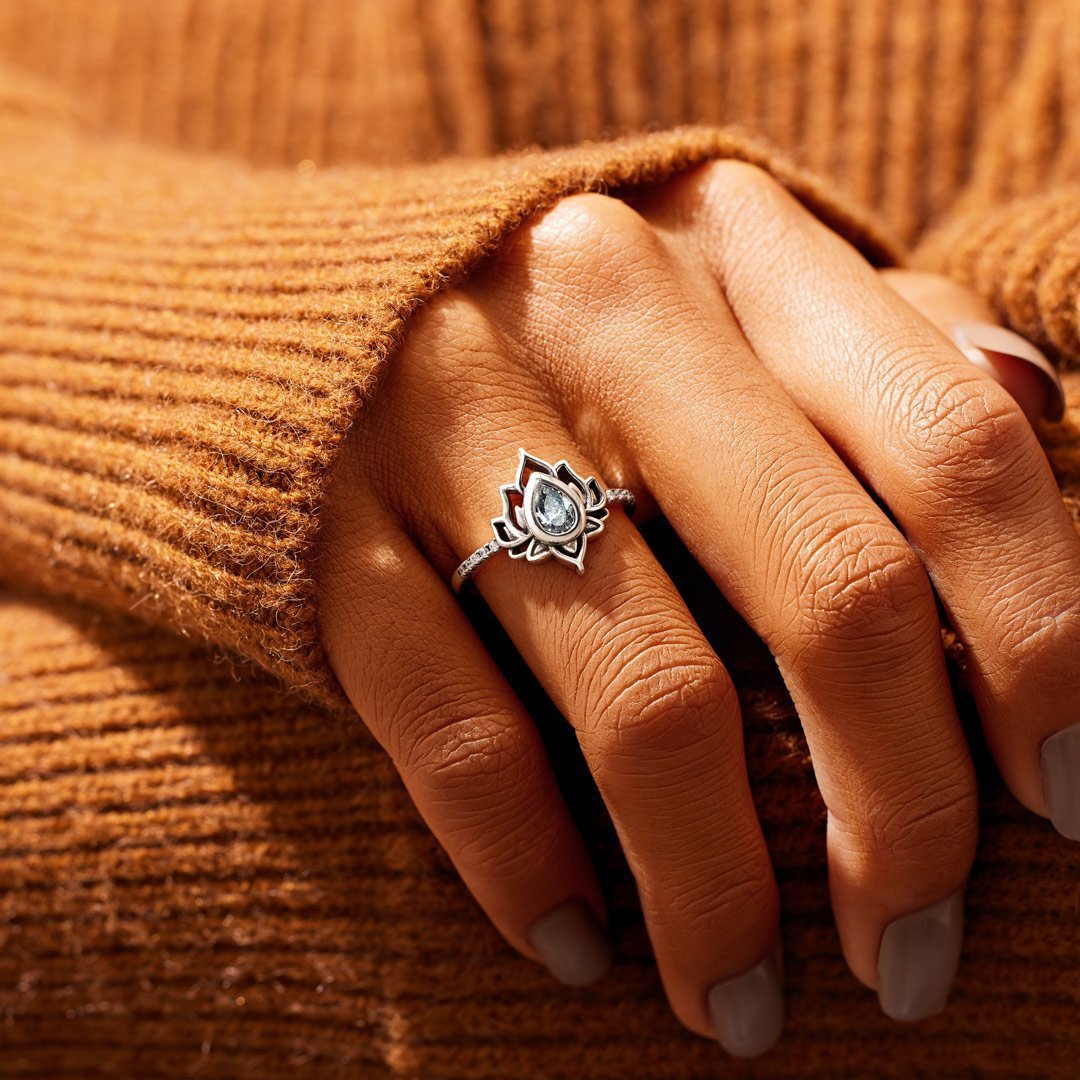 'Renouveau' Lotus Ring in 925 Sterling Silver