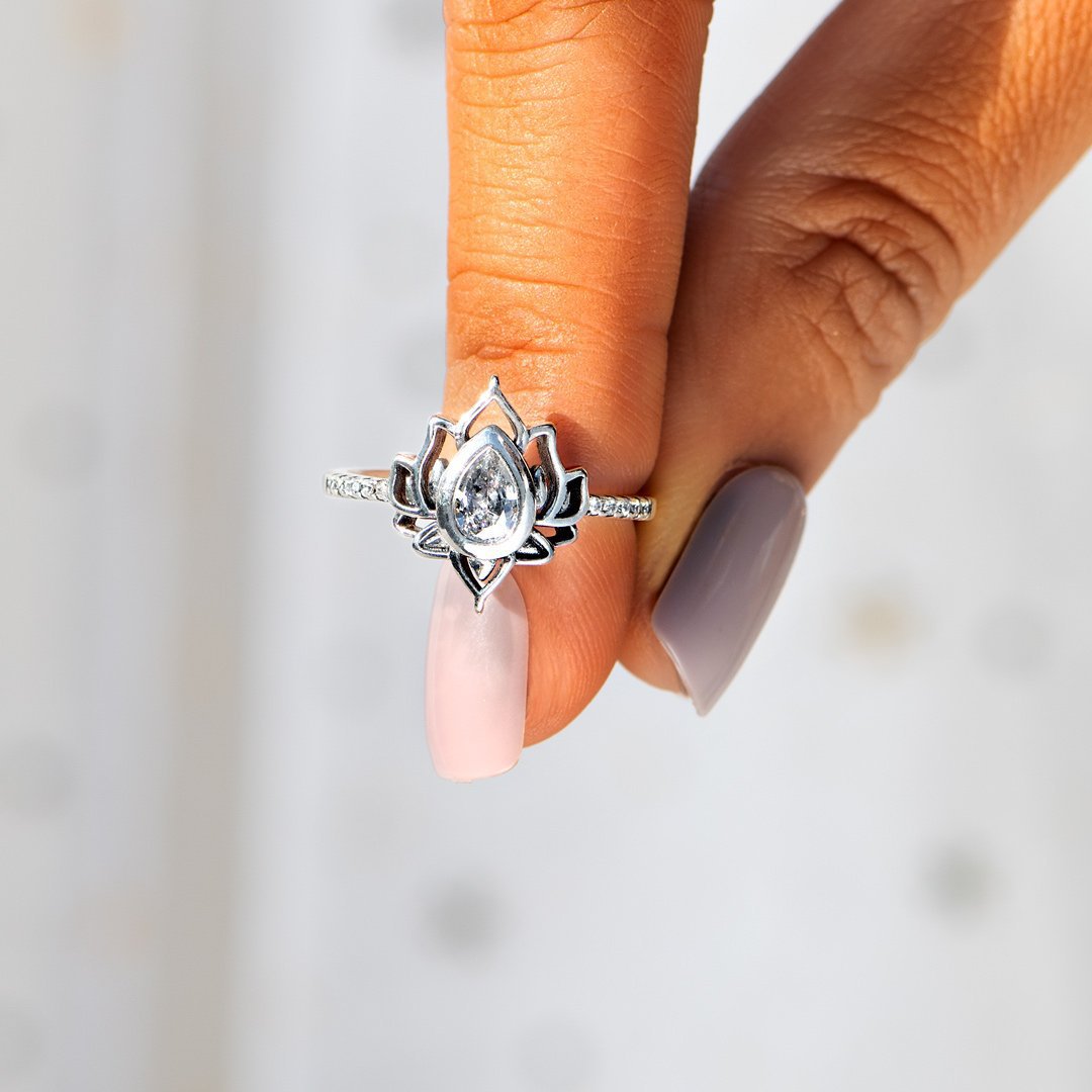 'Renouveau' Lotus Ring in 925 Sterling Silver
