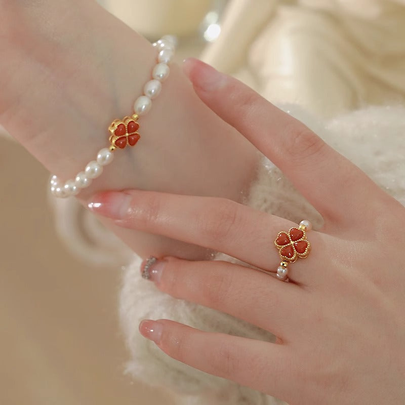 Pearl Ring – Charming Clover, Gold Plated Silver