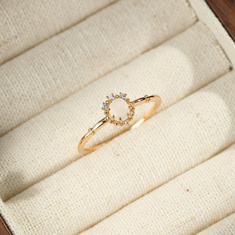 Bague Pierre de Lune – Élégance Lustrée, Argent Plaqué Or