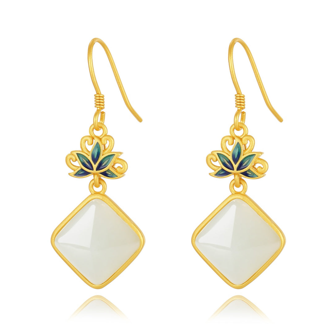 Boucles d'Oreilles Jade Blanc – Éveil Lotus Bleu, Argent Plaqué Or