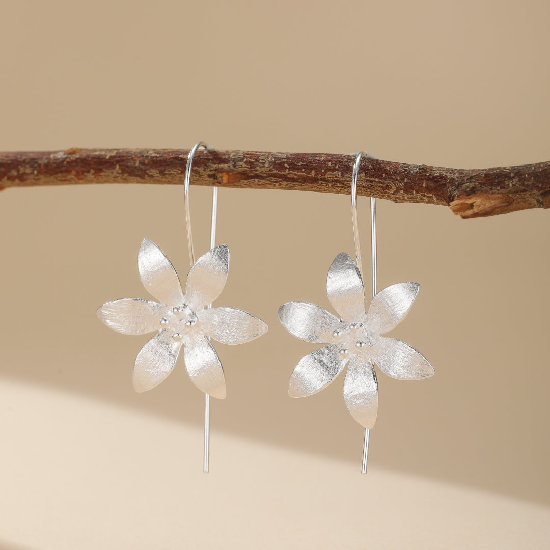 Boucles d'oreilles pendantes Lotus Éclos en argent 925, bijoux ethniques raffinés pour femme.