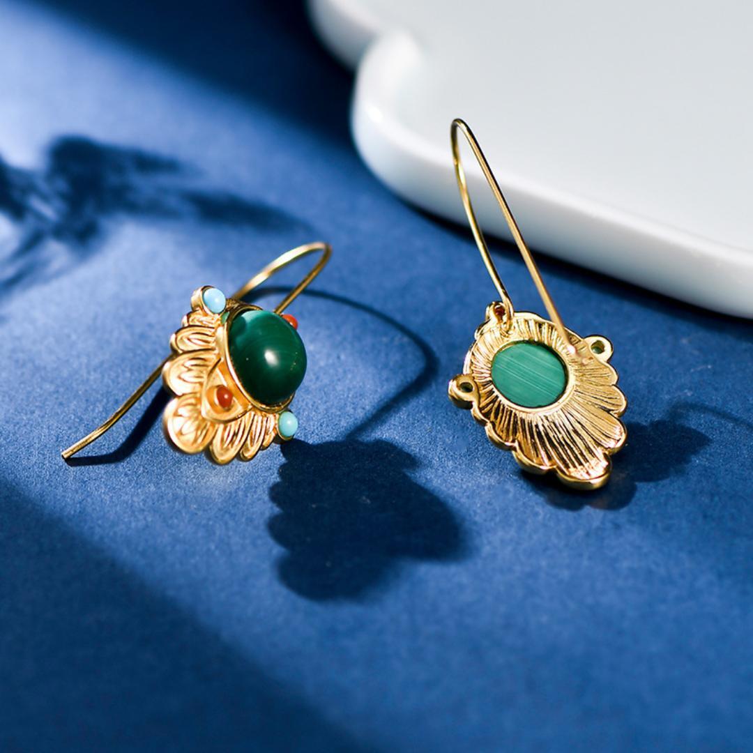 Boucles d'Oreilles Malachite – Feuille Dorée, Argent Plaqué Or