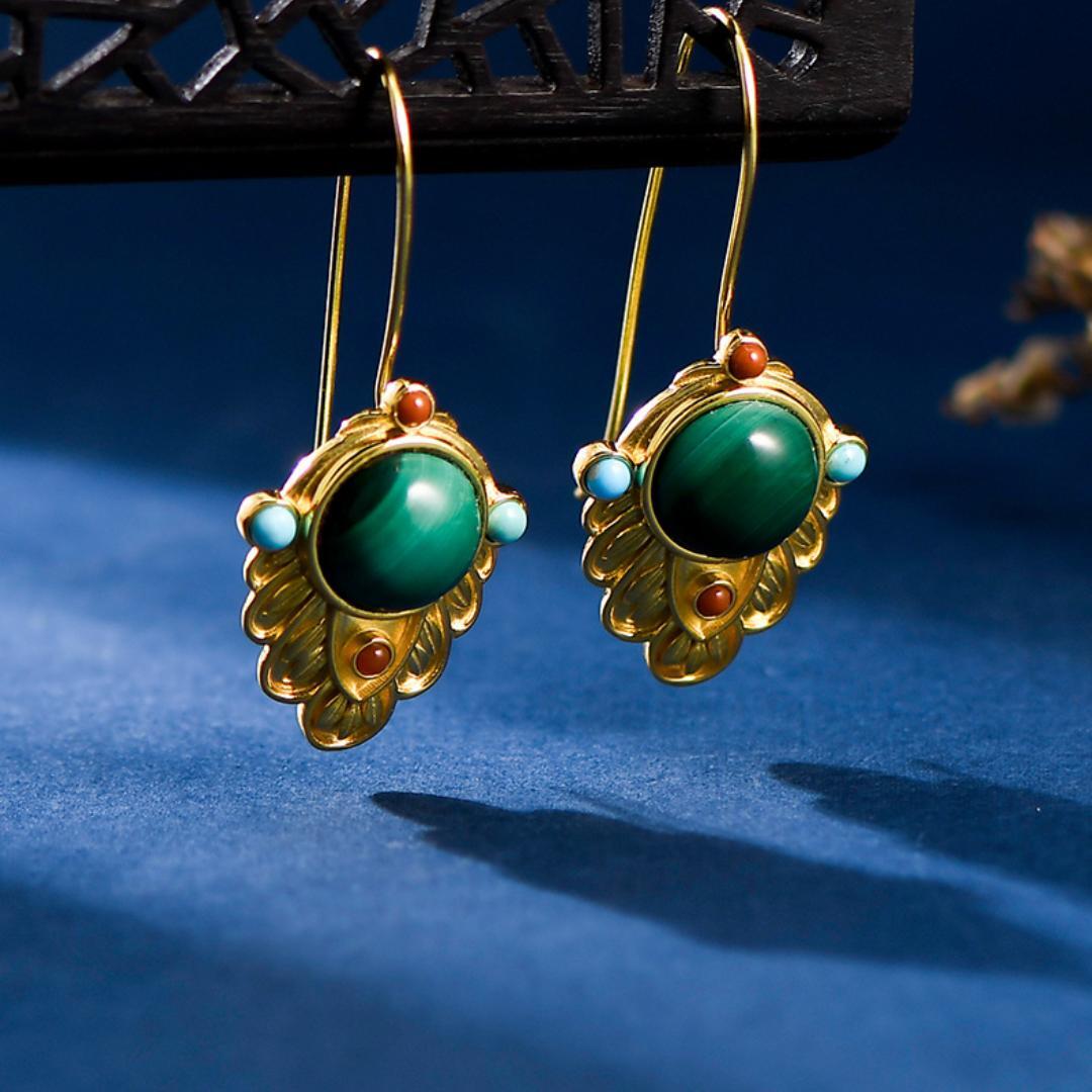 Boucles d'Oreilles Malachite – Feuille Dorée, Argent Plaqué Or