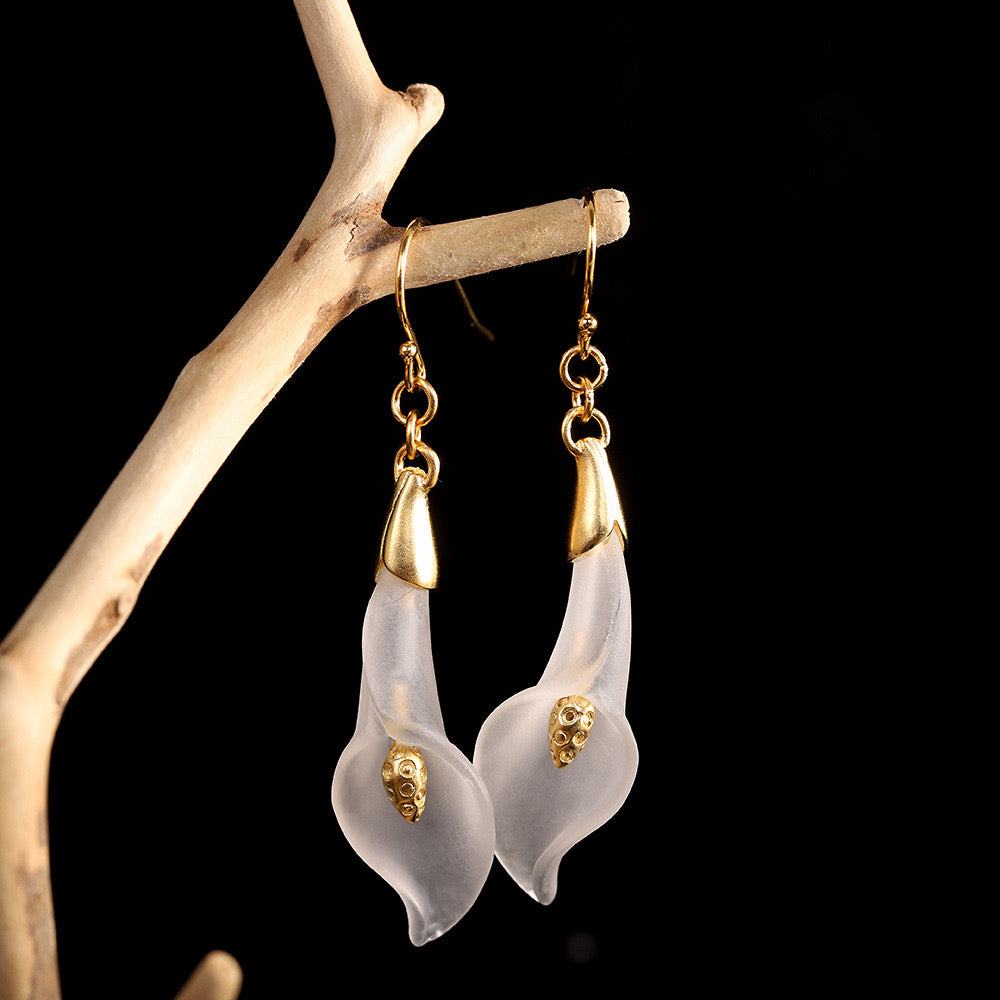 Boucles d'Oreilles Pendantes Quartz Clair – Épanouissement, Argent Plaqué Or