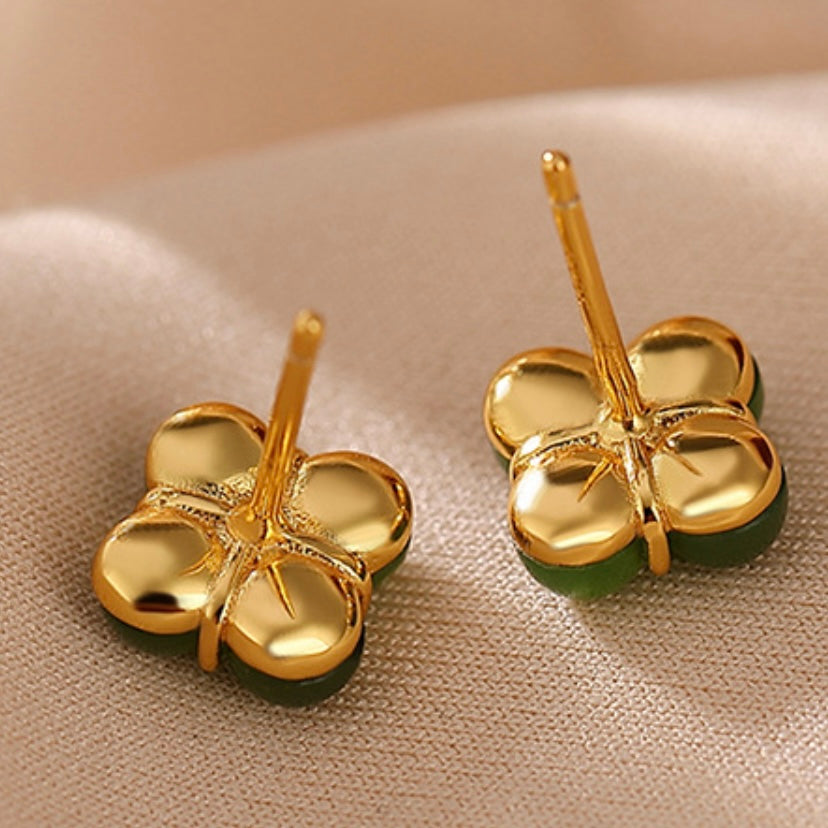 Boucles d'Oreilles Trèfle en Jade – Chance, Argent Plaqué Or