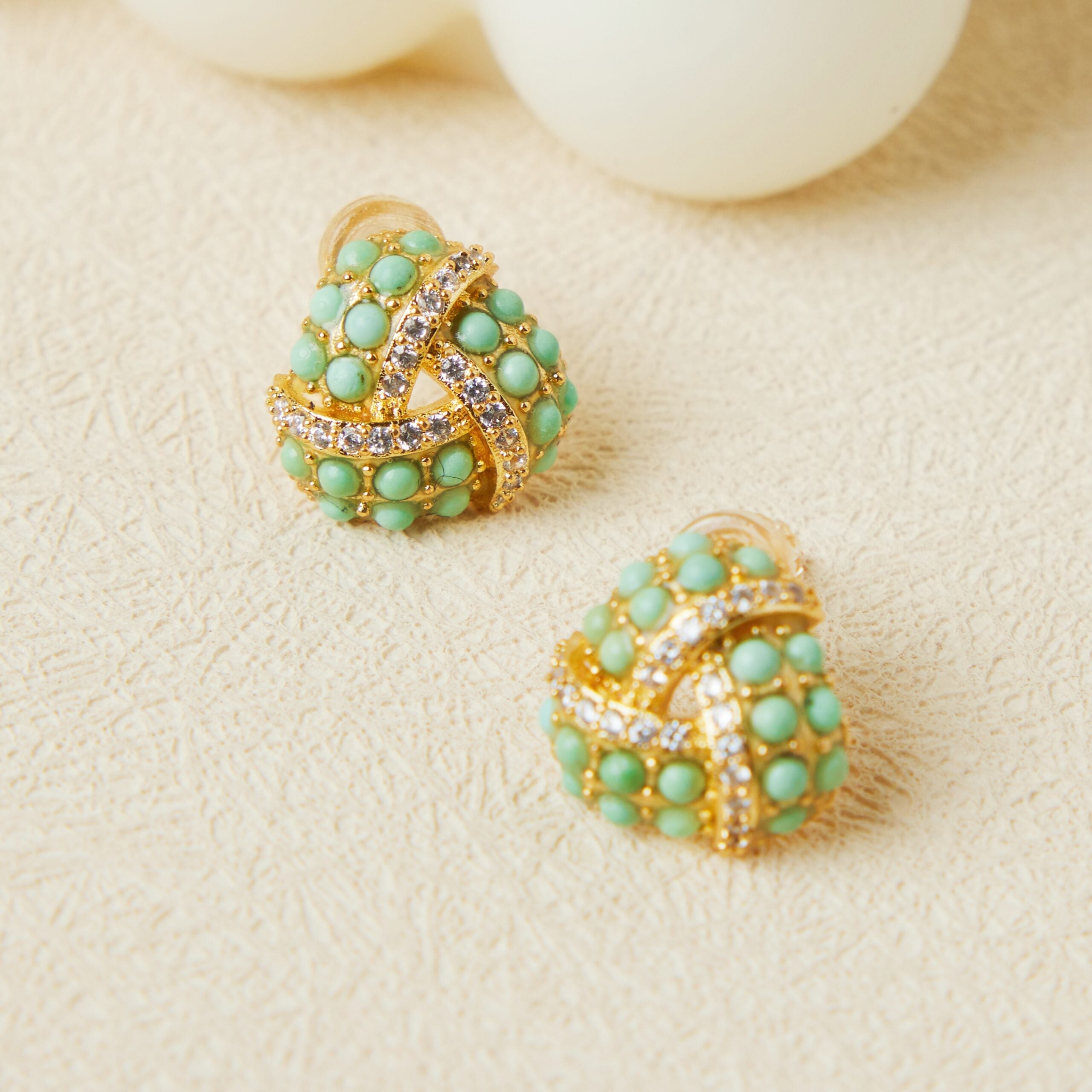Boucles d'Oreilles Turquoise – Triangle Torsade, Argent Plaqué Or