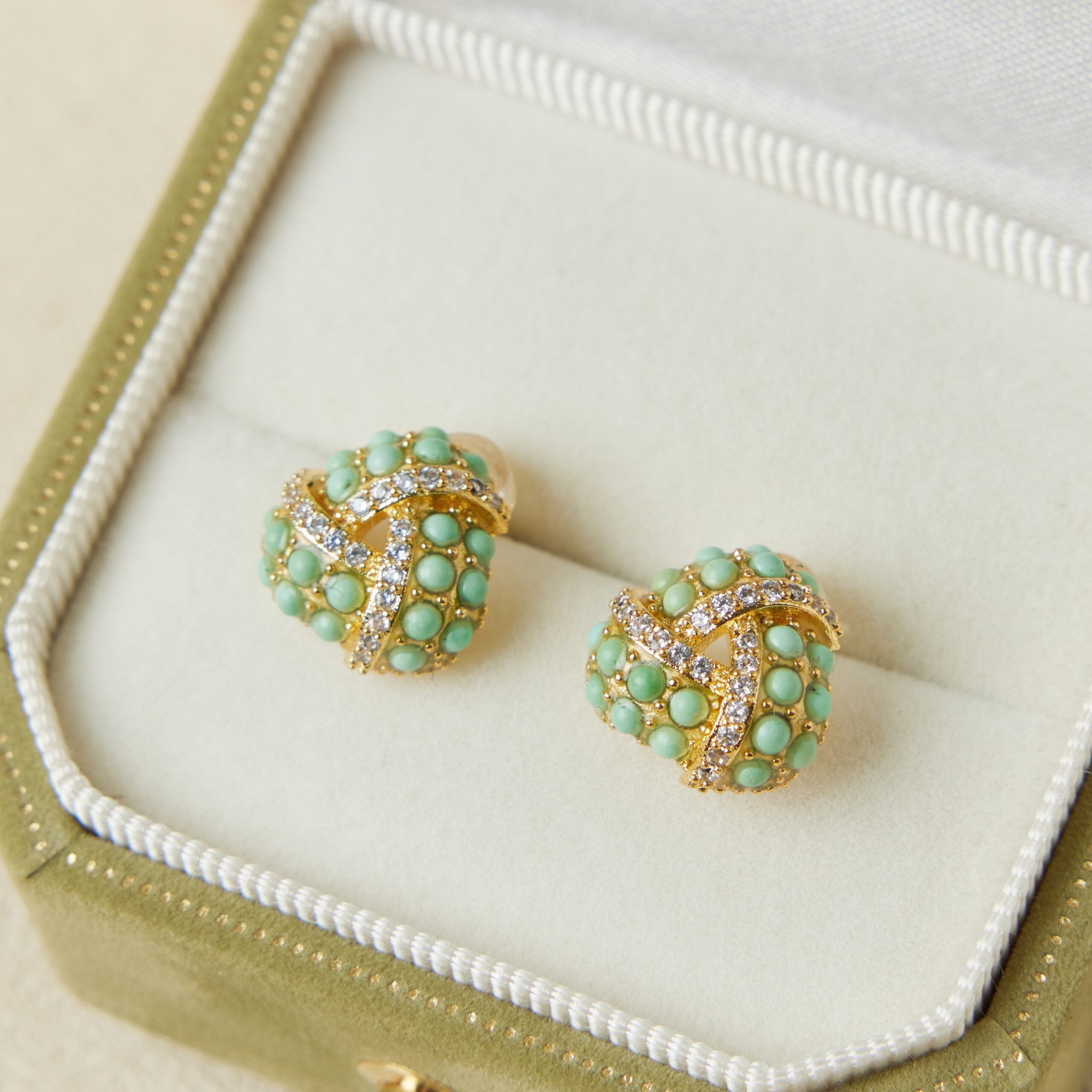 Boucles d'Oreilles Turquoise – Triangle Torsade, Argent Plaqué Or