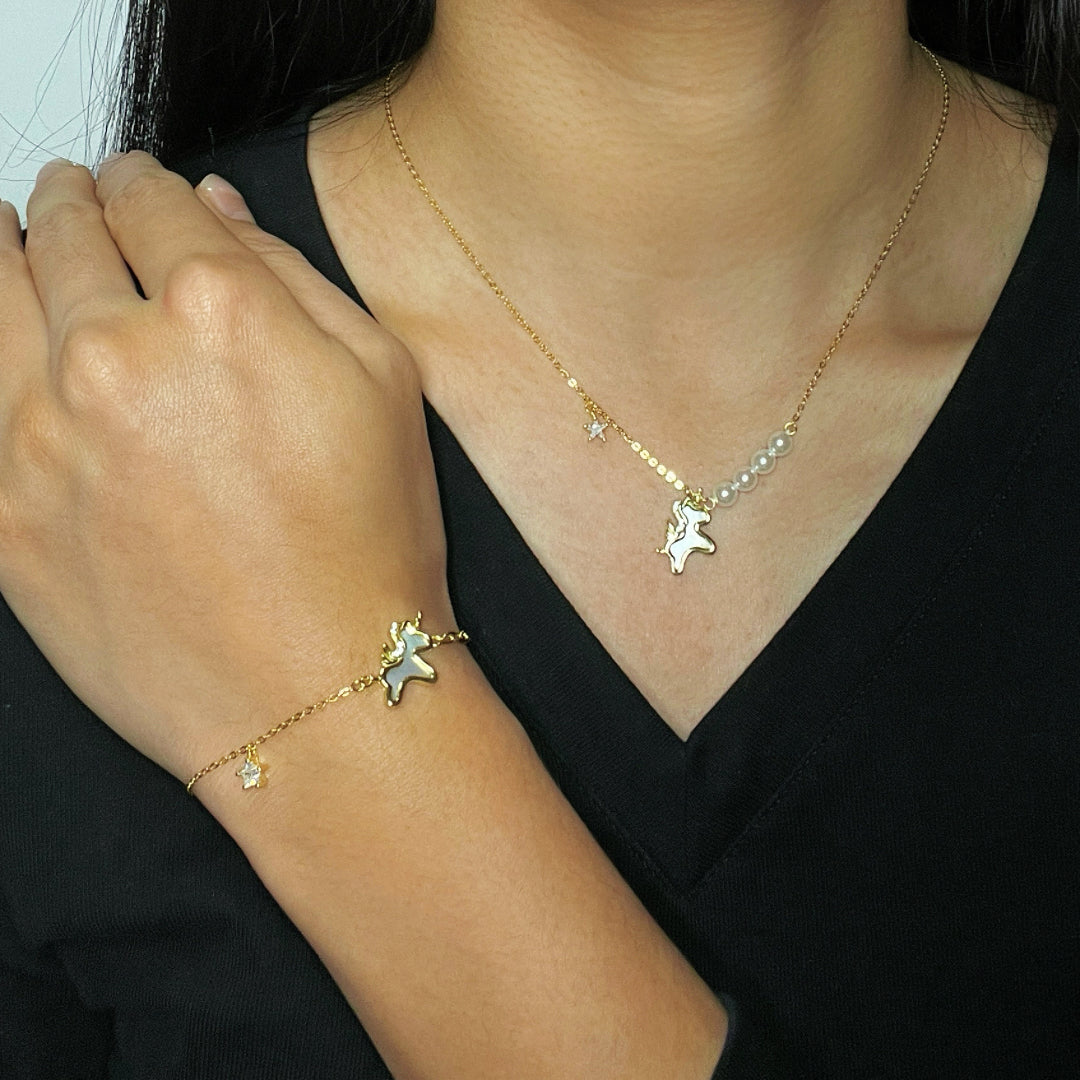 Horse Bracelet – Starry Freedom, Gold Plated Silver