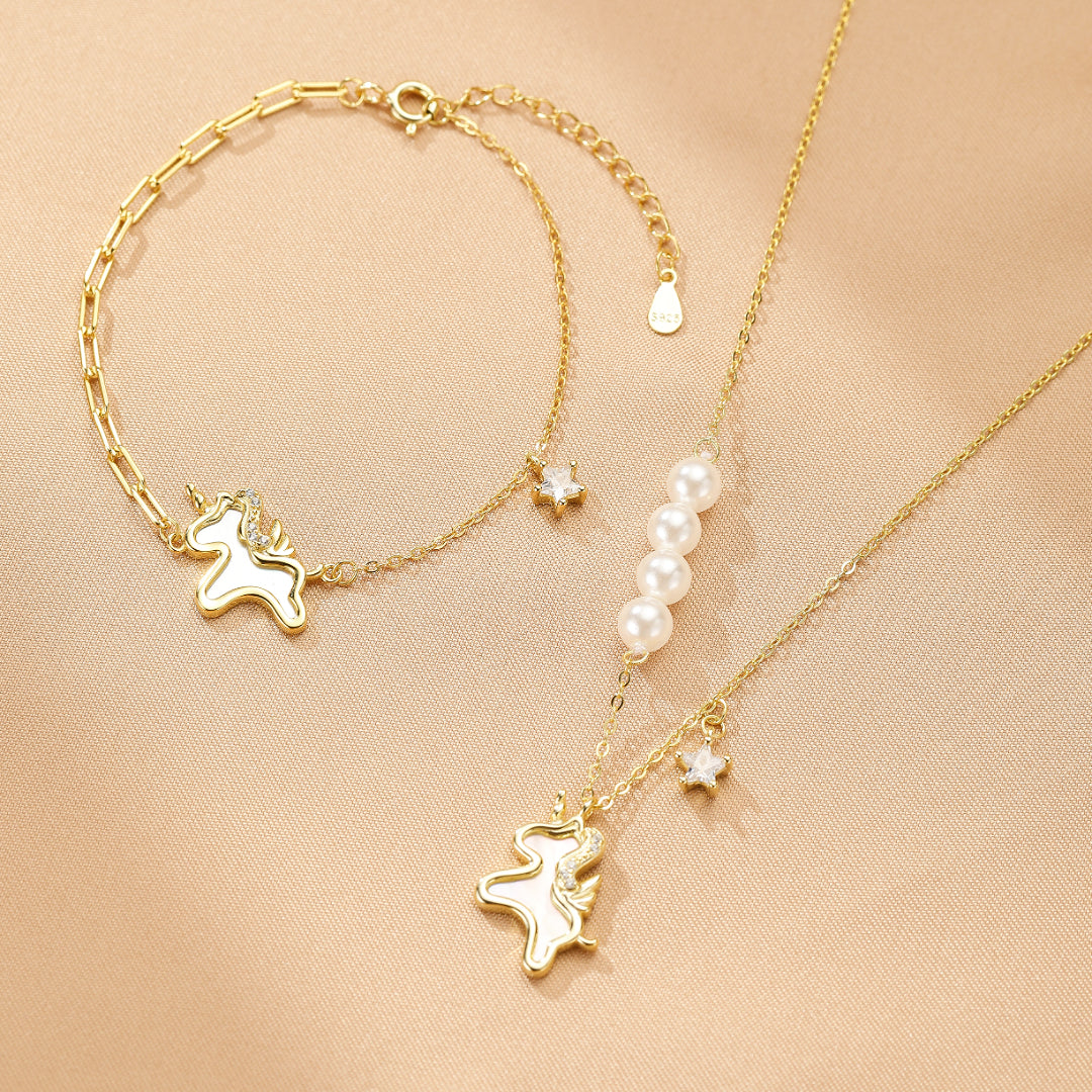 Horse Bracelet – Starry Freedom, Gold Plated Silver
