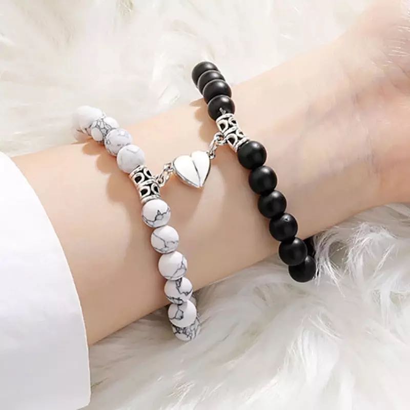 Couple / Friend Bracelet "Complementary" in Lava Stone and Howlite