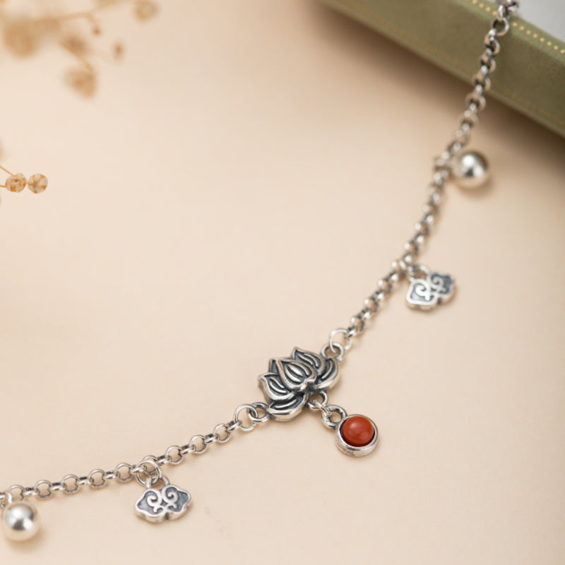 Bracelet de Cheville Agate – Lotus Argenté, Cascade Élégie, Argent