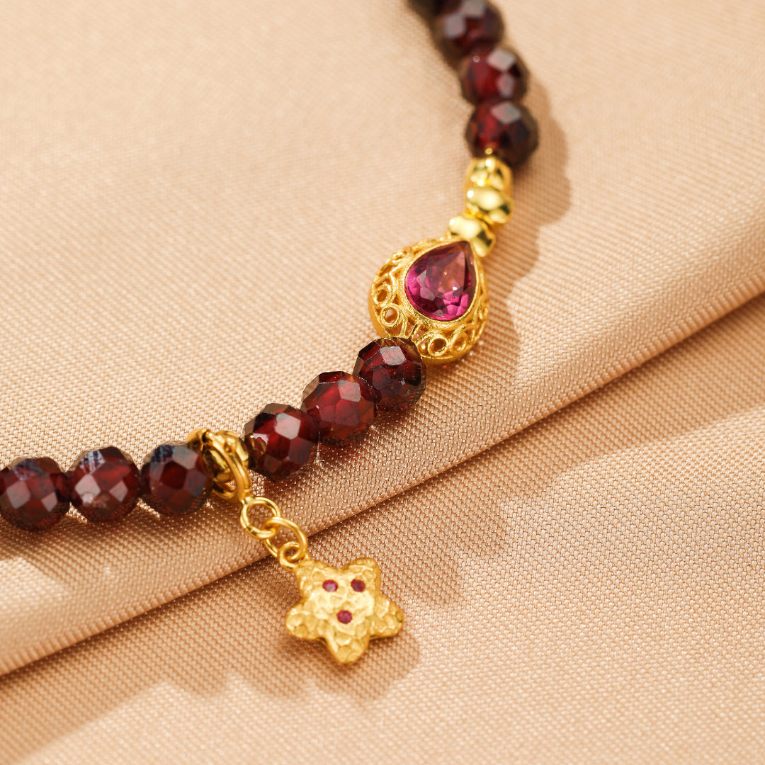 Bracelet Grenat – Fleur d’Âme, Argent Plaqué Or