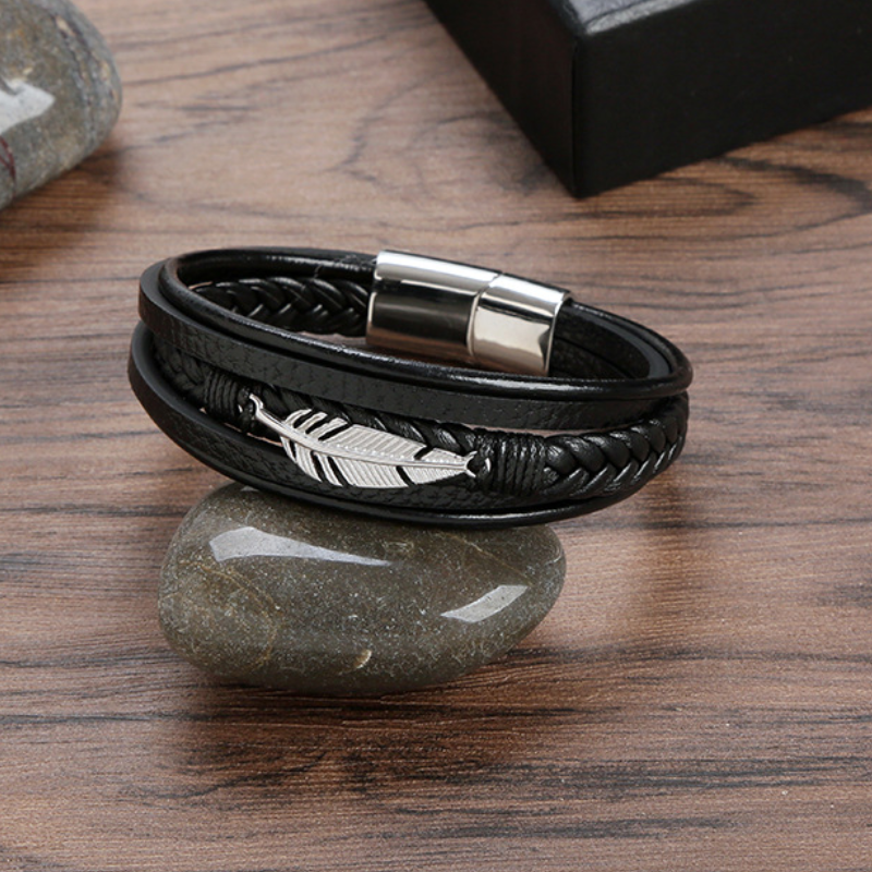 Men's 'Feather' Wrap Bracelet in Leather Moment ici