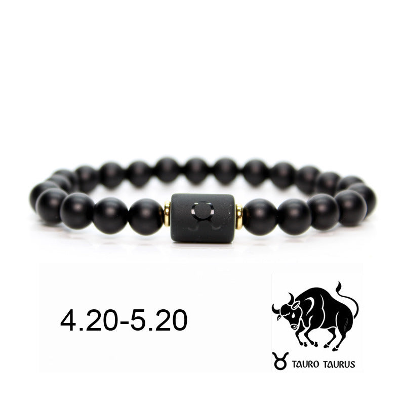 Bracelet en onyx noir avec un pendentif central gravé du symbole du Taureau, idéal pour les natifs du signe du 20 avril au 20 mai.