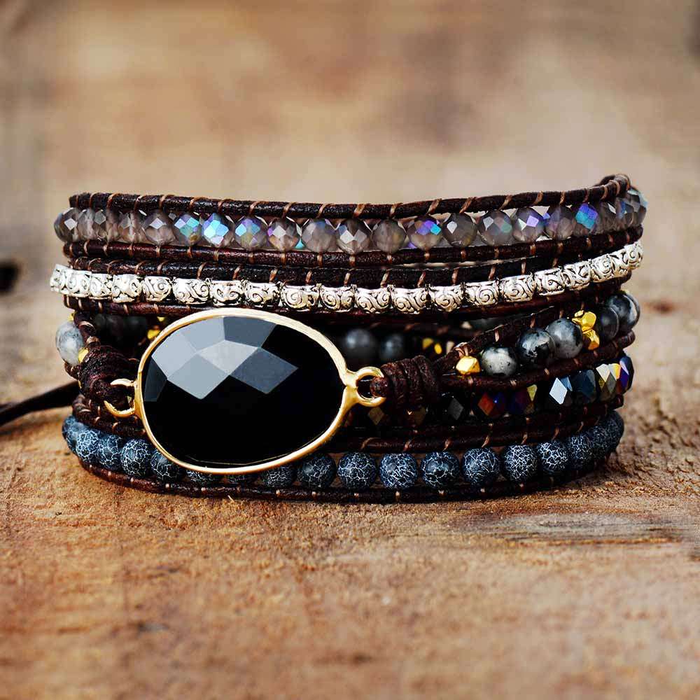 Bracelet jonc "Force" en onyx, cuir brun et perles facetées grises et bleues