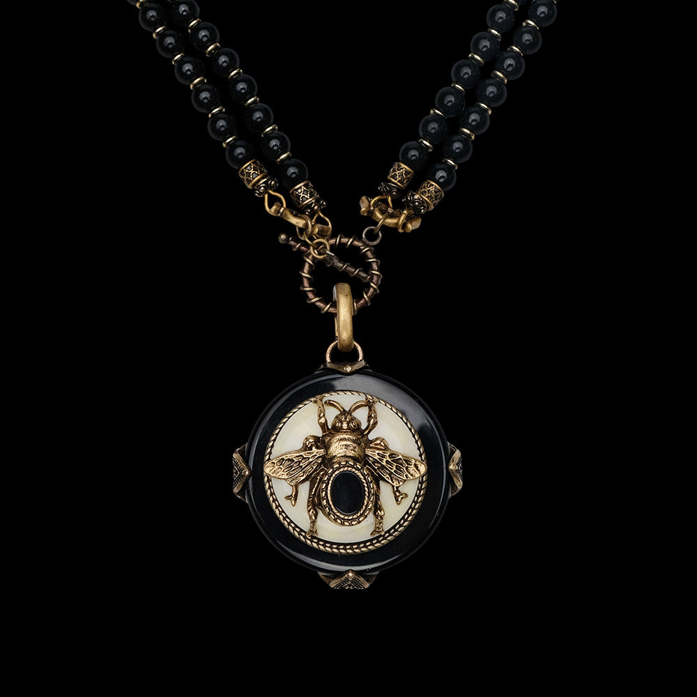 Collier Agate Noire – Abeille Royale