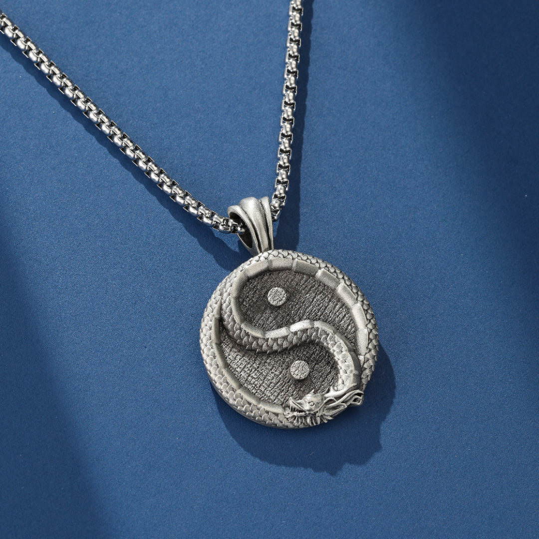 Collier Dragon Yin Yang – Force et Sérénité