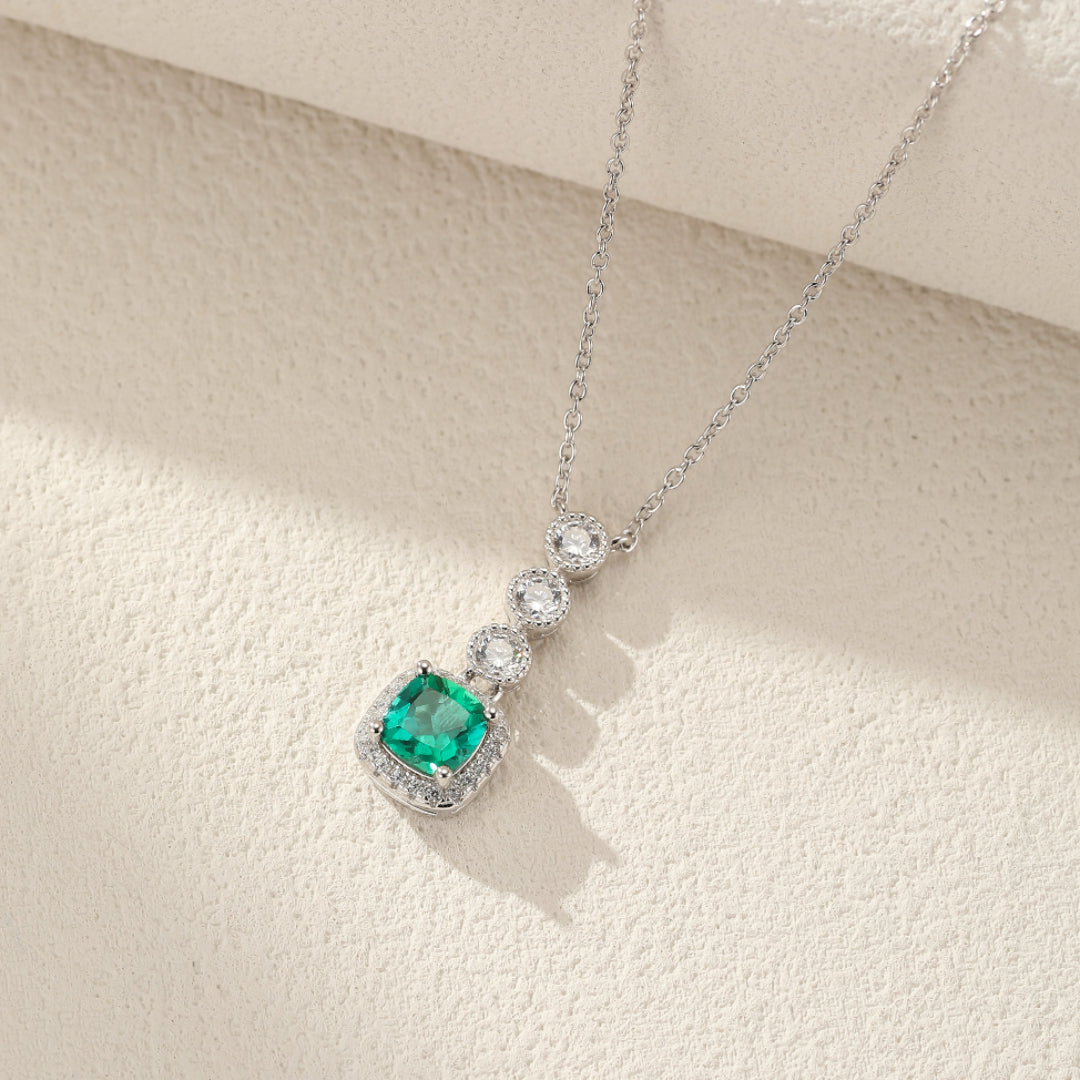 Collier Émeraude – Reflets Précieux, Argent Plaqué Platine