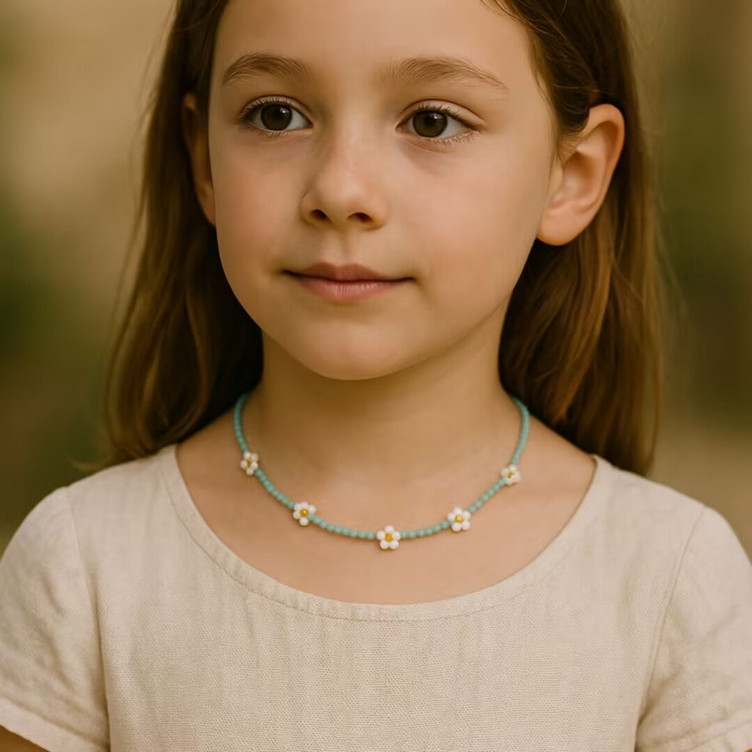 Mother-of-Pearl Child Necklace – Daisy Garden