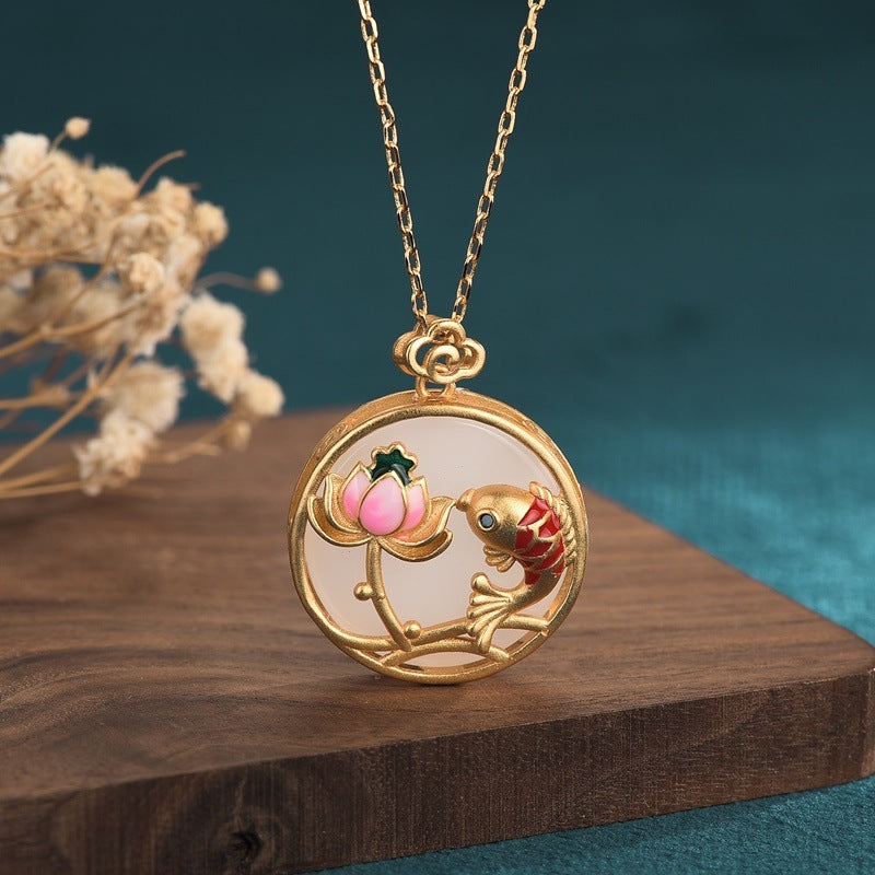 Collier Jade avec Lotus et Carpe Koï – Porte-bonheur