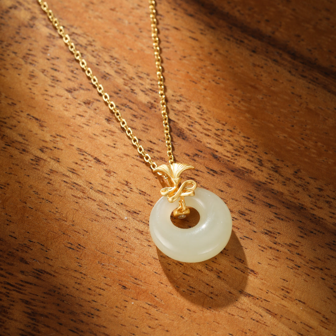 Collier Jade Blanc – Grâce d'Œillet, Argent Plaqué Or