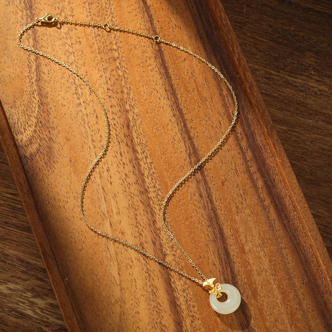 Collier Jade Blanc – Grâce d'Œillet, Argent Plaqué Or