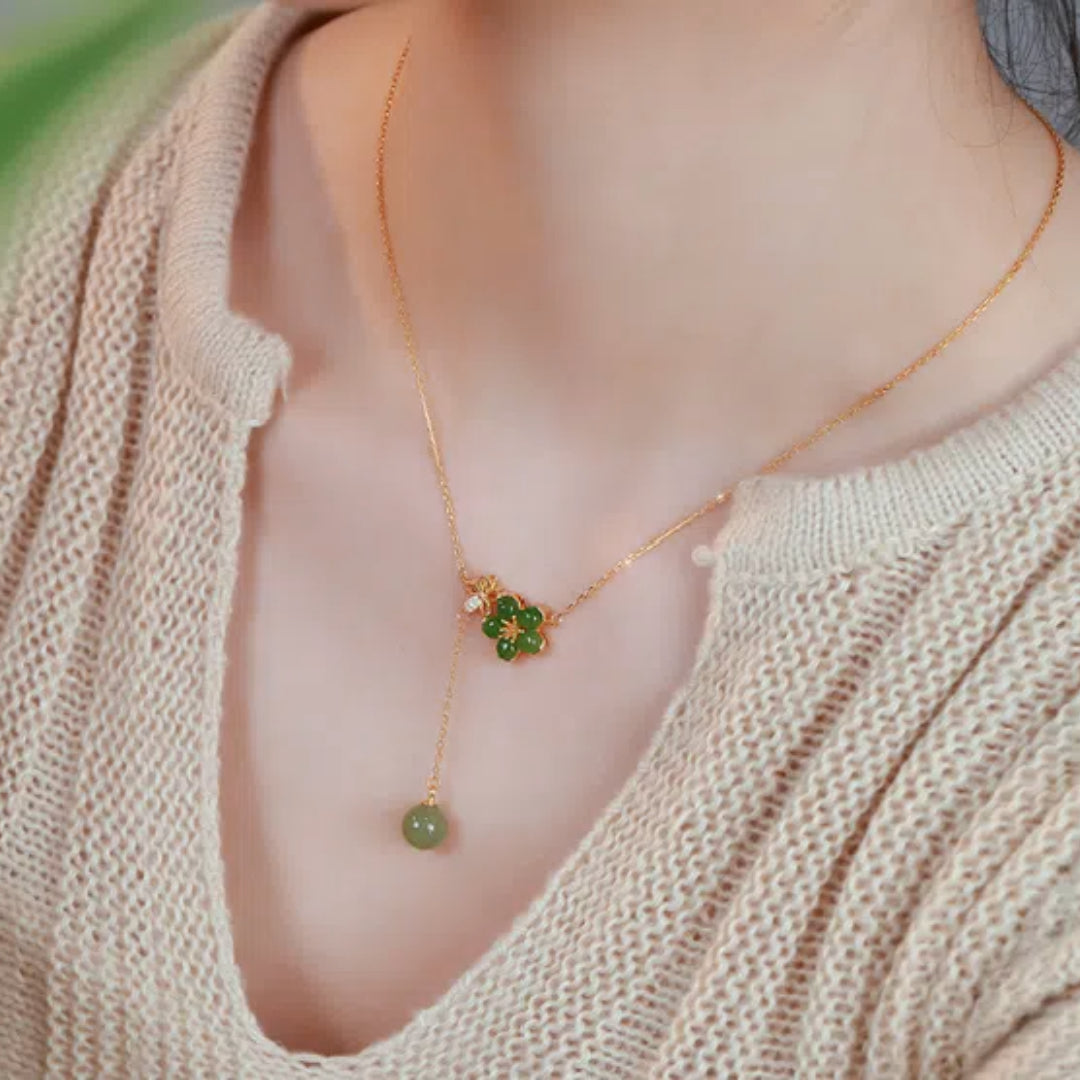 Collier Jade – Fleur de Prunier, Argent Plaqué Or