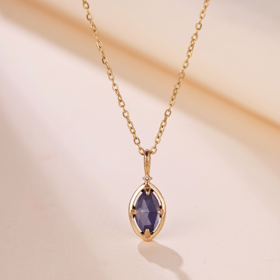 Collier Lapis Lazuli et Quartz Clair – Étoile du Matin, Argent Plaqué Or