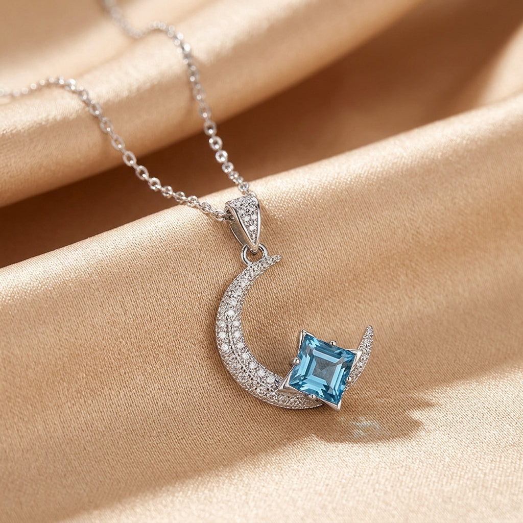 Collier Lune Topaze – Éclat d’Argent, Argent