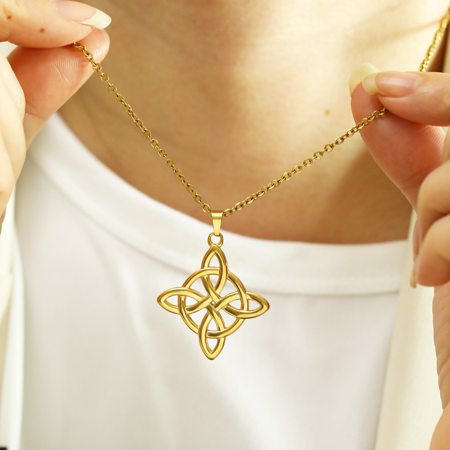 Witch's Knot Necklace – Mystical Elegance, Titanium Stainless Steel