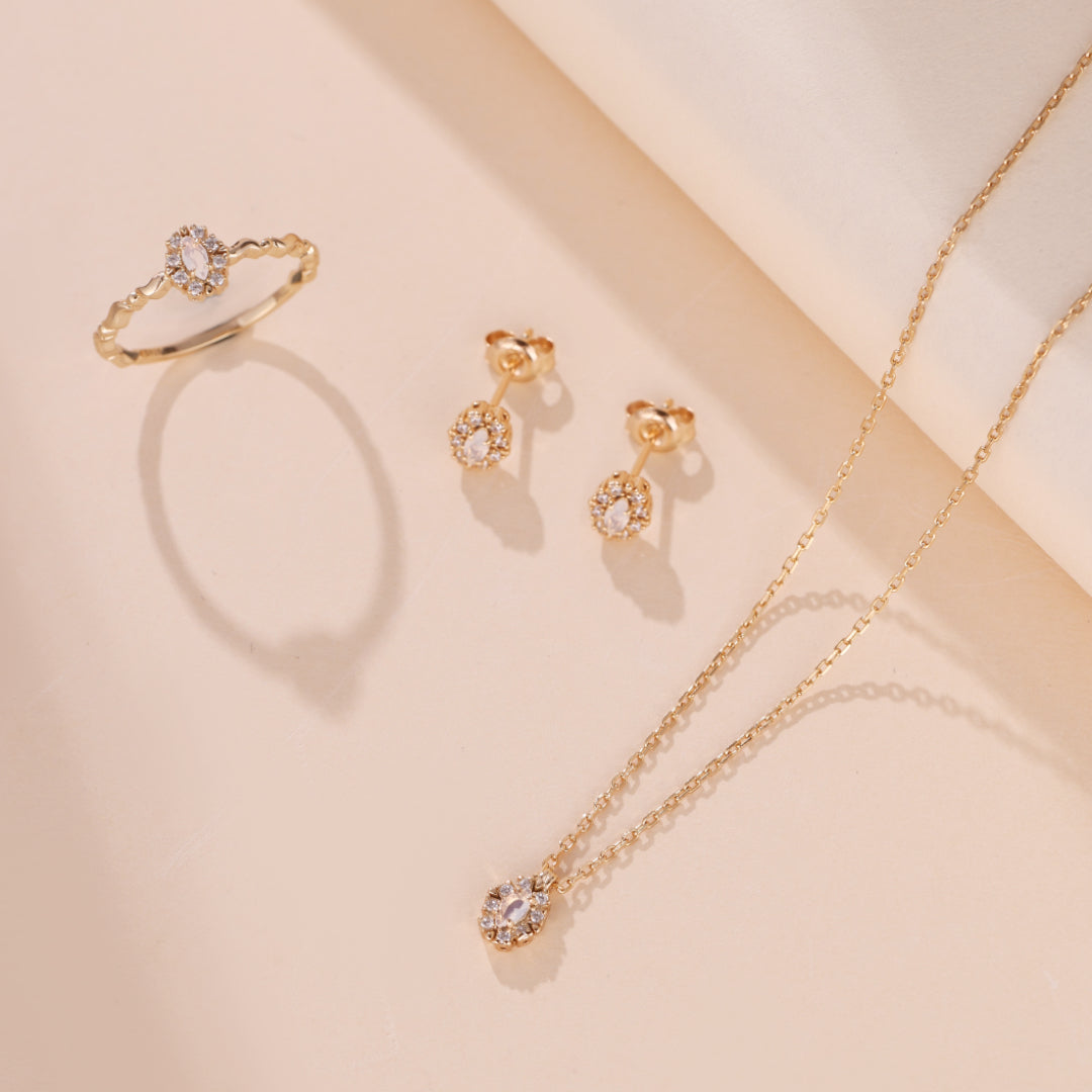 Collier Opale Blanche – Brume Étoilée, Argent Plaqué Or