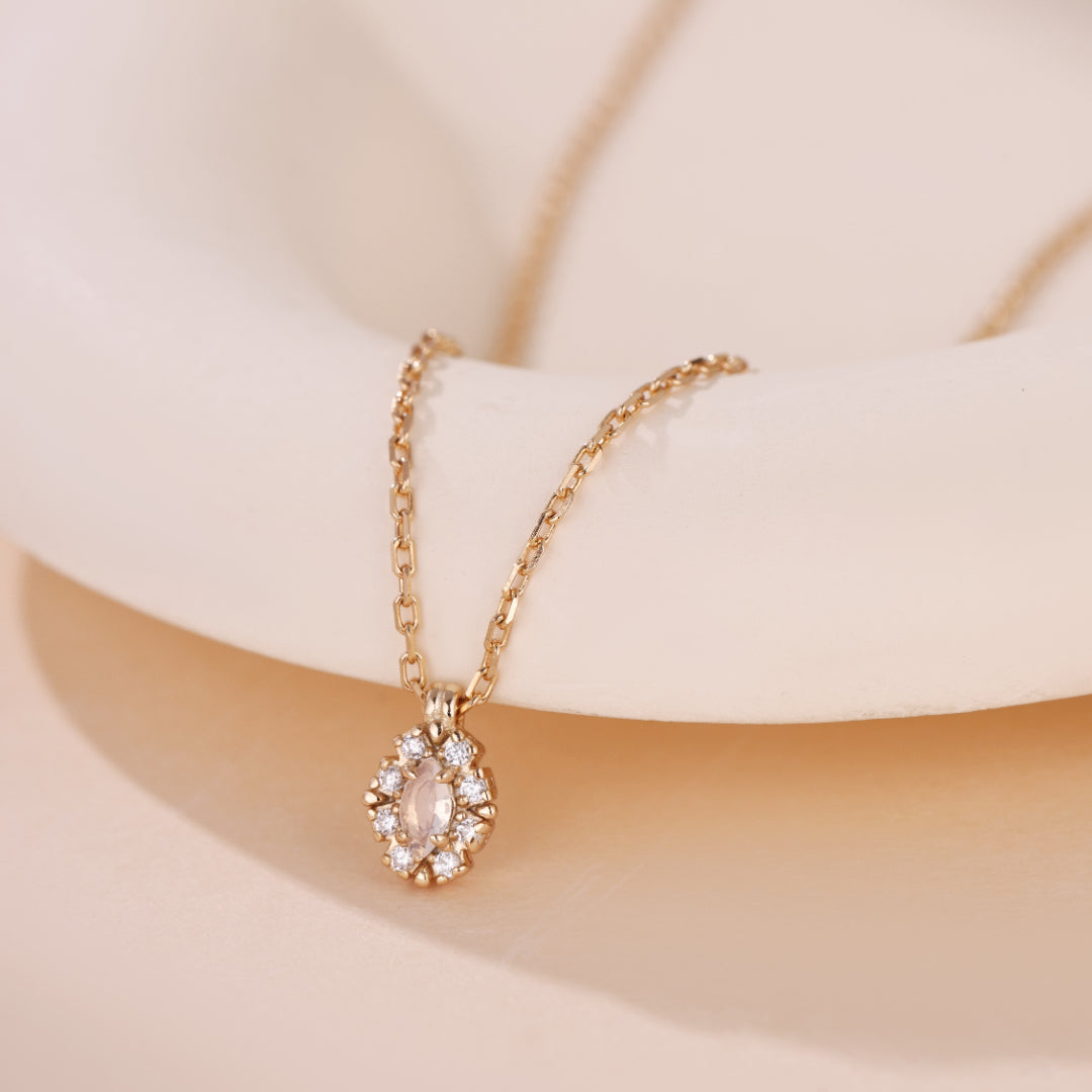 Collier Opale Blanche – Brume Étoilée, Argent Plaqué Or