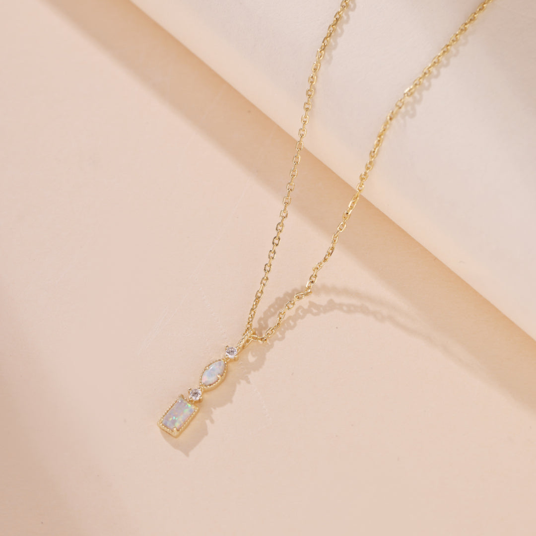 Collier Opale – Éveil de Sérénité, Argent Plaqué Or