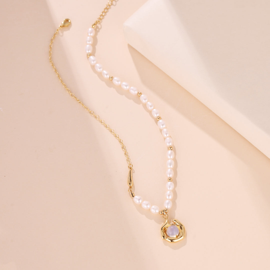 Collier Perle d'Eau Douce et Opale Blanche – Danse des Mers