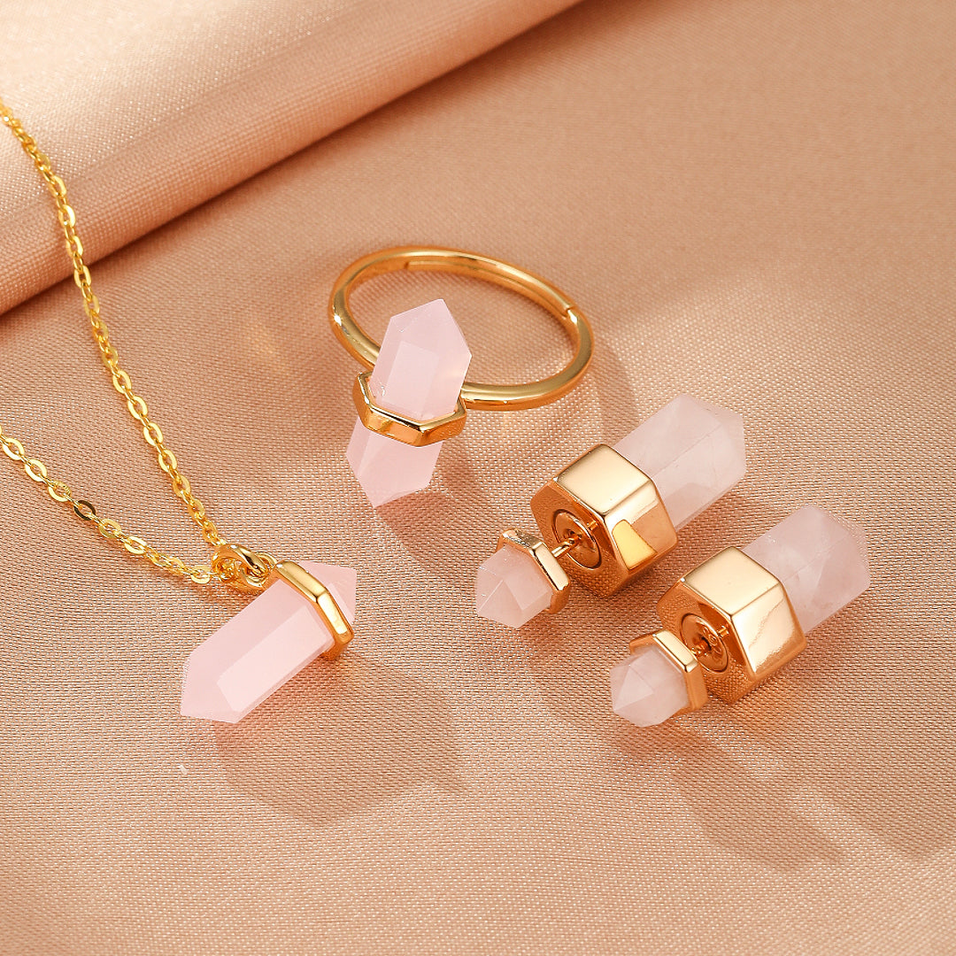 Ensemble de bijoux en argent plaqué or 10K avec collier, bague et boucles d'oreilles ornés de quartz rose taillé en pointe.