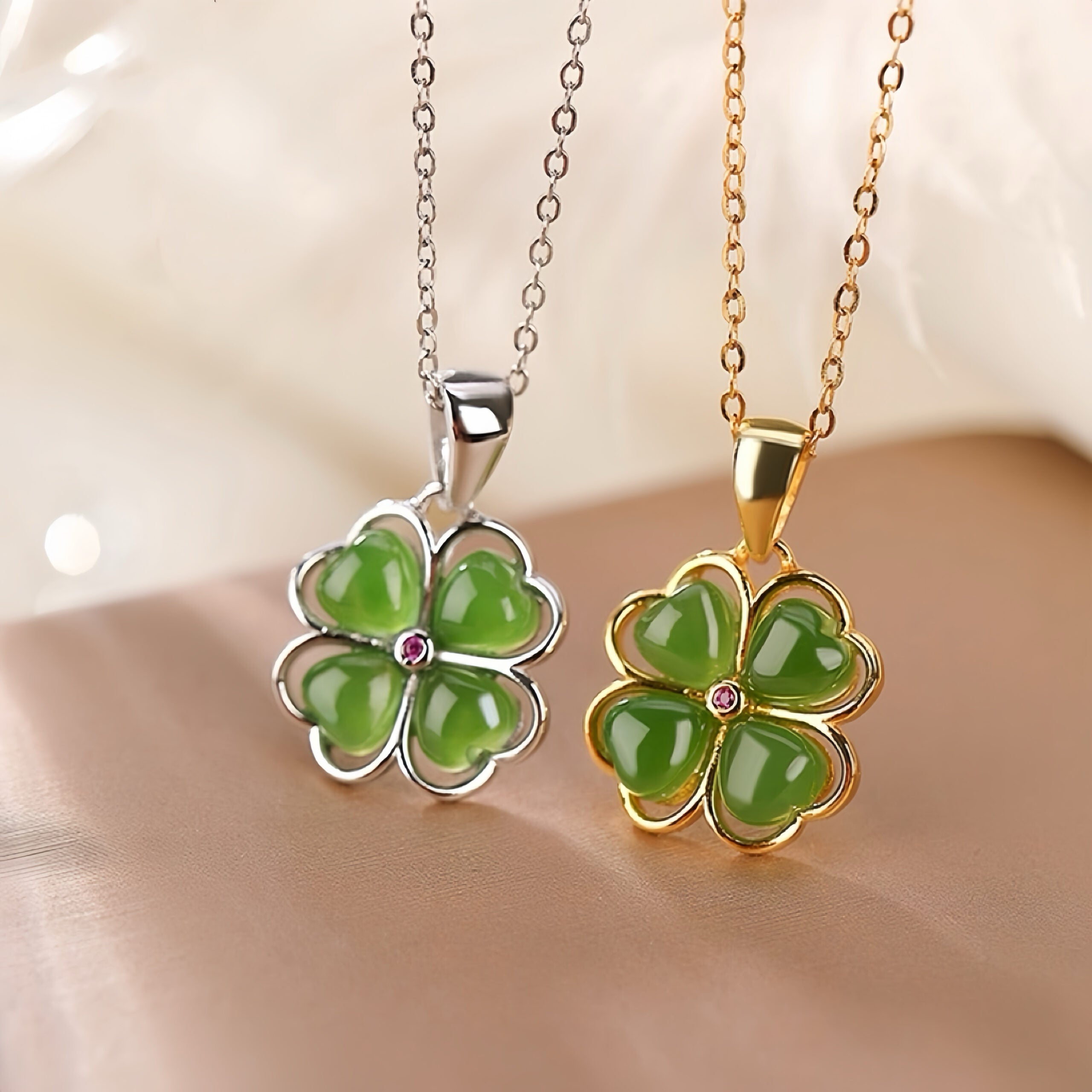 Collier Trèfle en Jade – Éclat de Nature, Argent