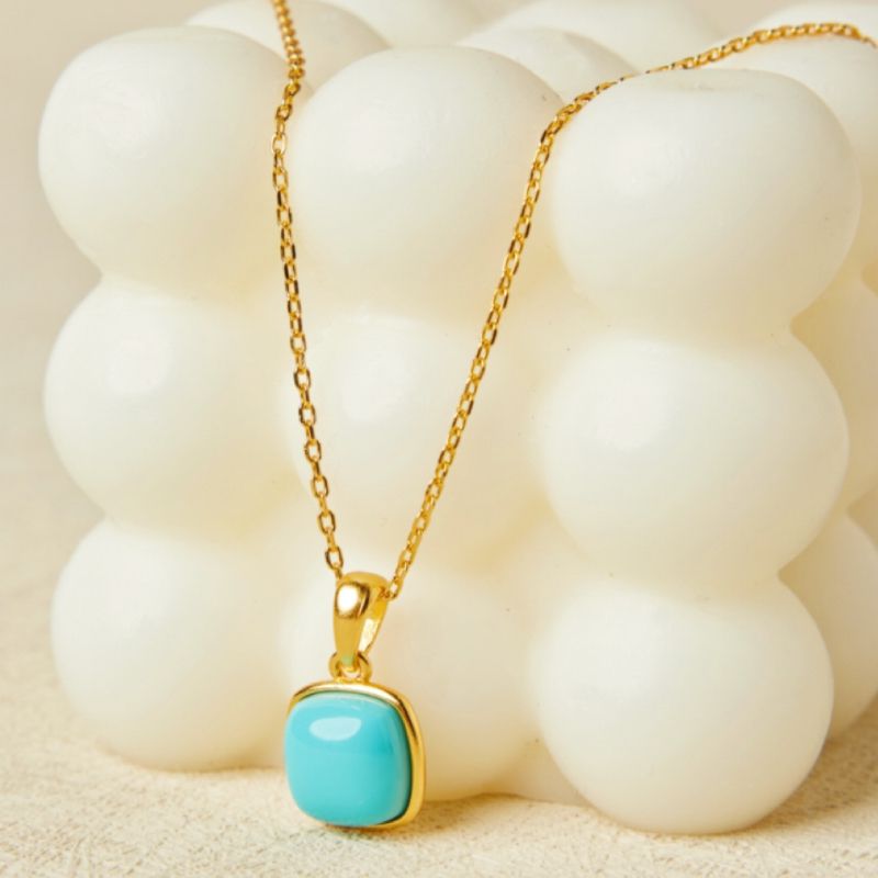 Collier Turquoise – Carré Enchanté, Argent Plaqué Or