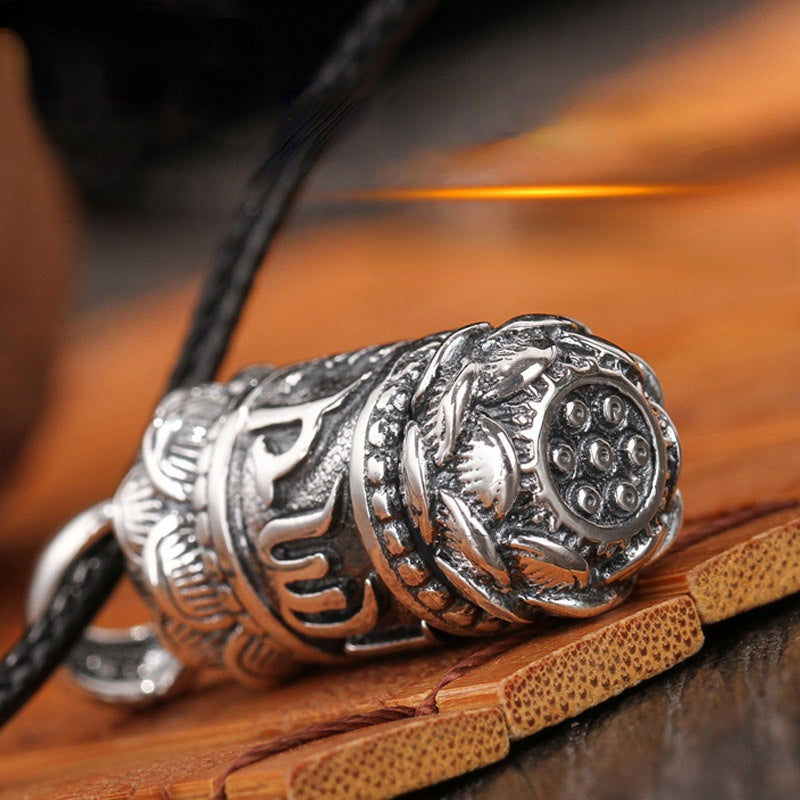 Pendant 'Mes Voeux' Lotus and Six Mantras in Silver